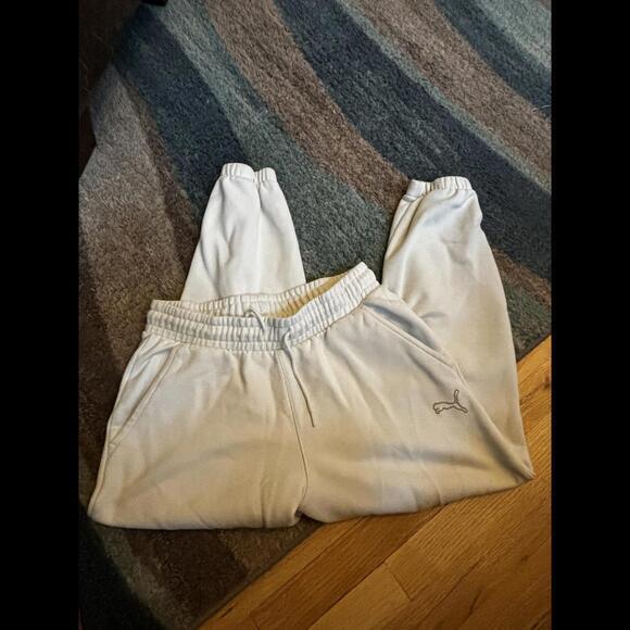 Puma Pants - PUMA Cream Sweatpants Medium Joggers
